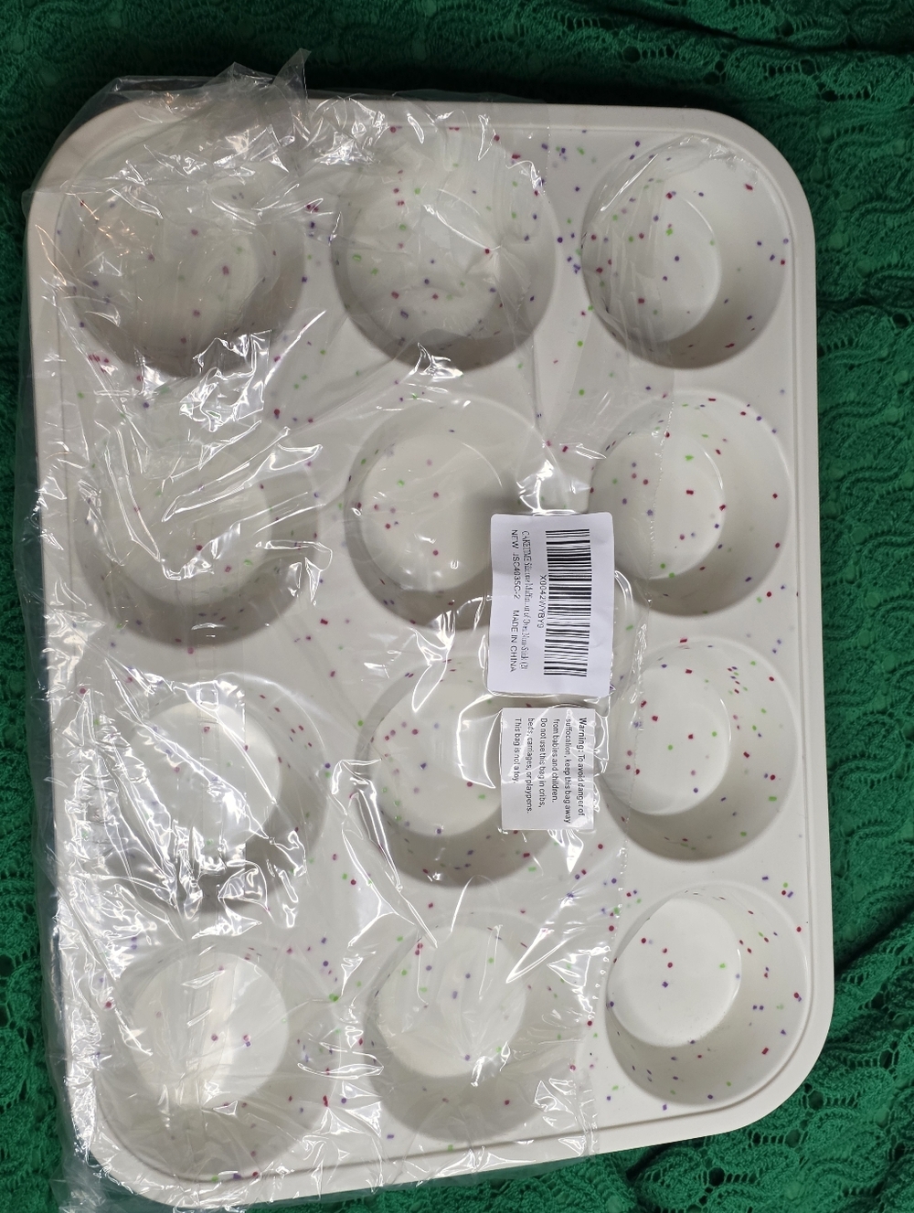 CAKETIME White Confetti Silicone Muffin Pan 2- 12-Cup Nonstick Baking Mold - Picture 3 of 7